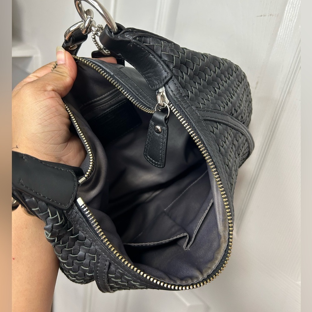 COACH authentic vintage Elegant Black Woven Leather Shoulder Bag/Crossbody Bag - Picture 7 of 9